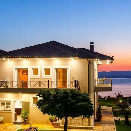 Sunset Paradise - Verga's Utimate Seaview Getaway Villa *