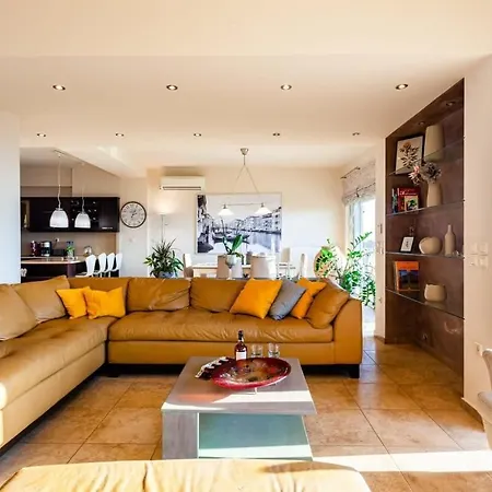 Sunset Paradise - Verga's Utimate Seaview Getaway Μικρά Μαντίνια