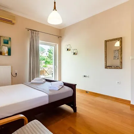 Sunset Paradise - Verga's Utimate Seaview Getaway Villa