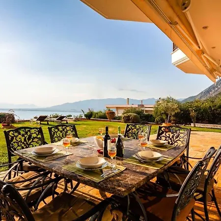 Sunset Paradise - Verga's Utimate Seaview Getaway Μικρά Μαντίνια