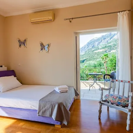 Sunset Paradise - Verga's Utimate Seaview Getaway