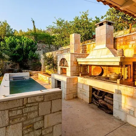 Sunset Paradise - Verga's Utimate Seaview Getaway Μικρά Μαντίνια