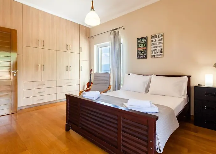 Sunset Paradise - Verga's Utimate Seaview Getaway וילה