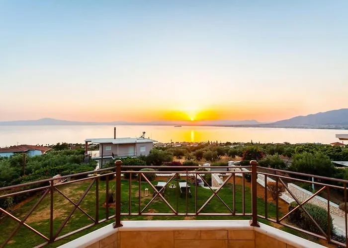 Sunset Paradise - Verga's Utimate Seaview Getaway *