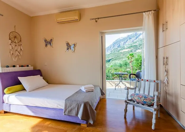 Sunset Paradise - Verga's Utimate Seaview Getaway