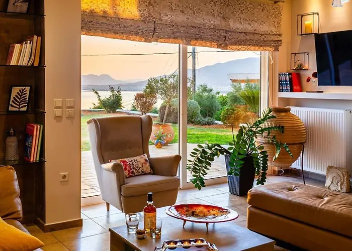 Sunset Paradise - Verga's Utimate Seaview Getaway